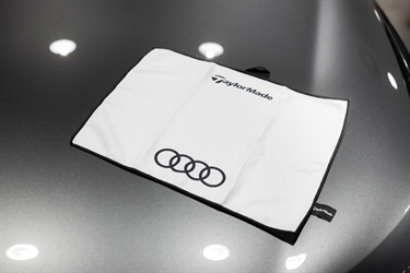 Audi x TaylorMade Mikrofiber Golfhåndklæde